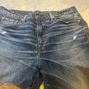 33w
30l
Never worn American eagle dark blue jeans